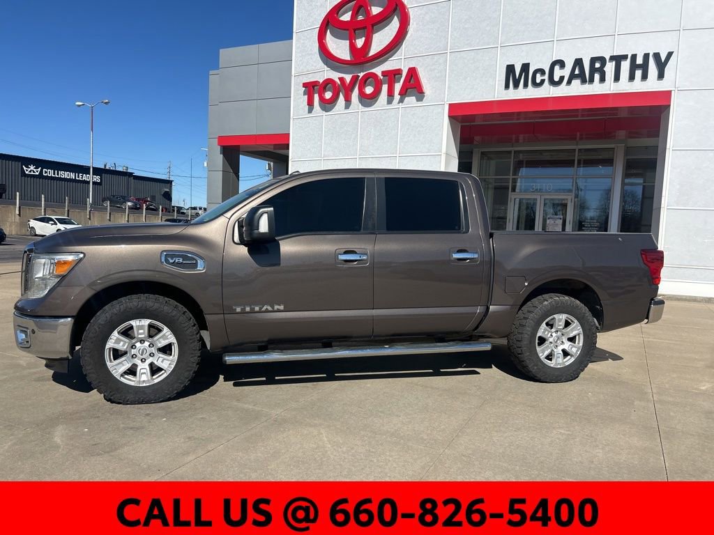 Used 2017 Nissan Titan SV image 9