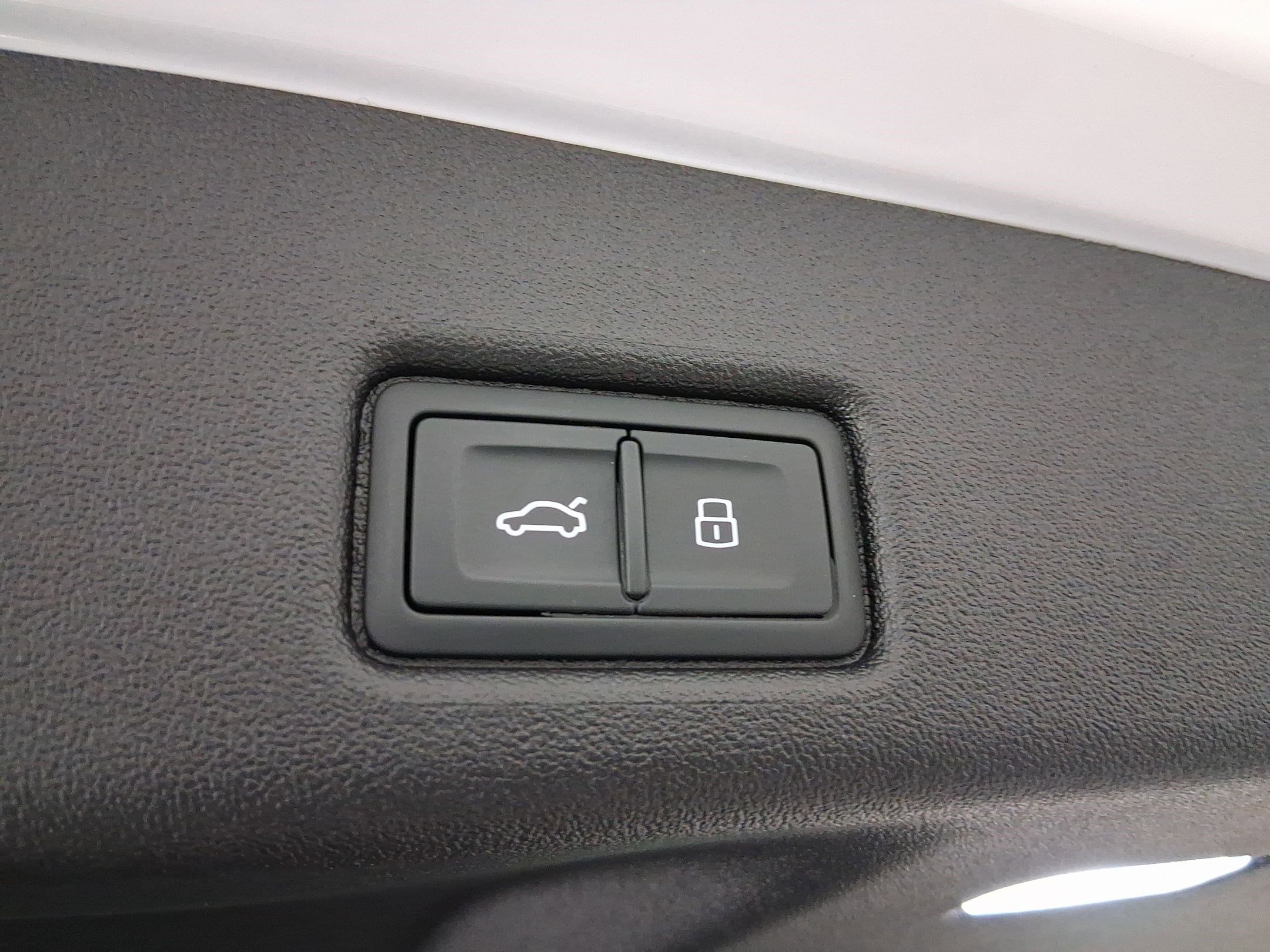 Used 2025 Audi Q5 Premium Plus w/ Premium Plus image 17