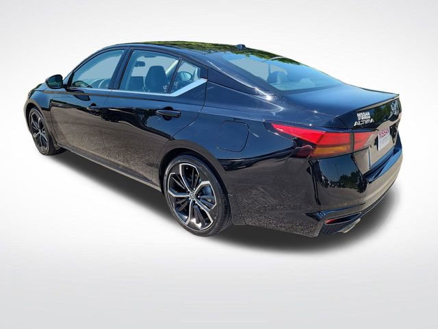 Used 2024 Nissan Altima 2.5 SR w/ SR Premium Package FWD image 4