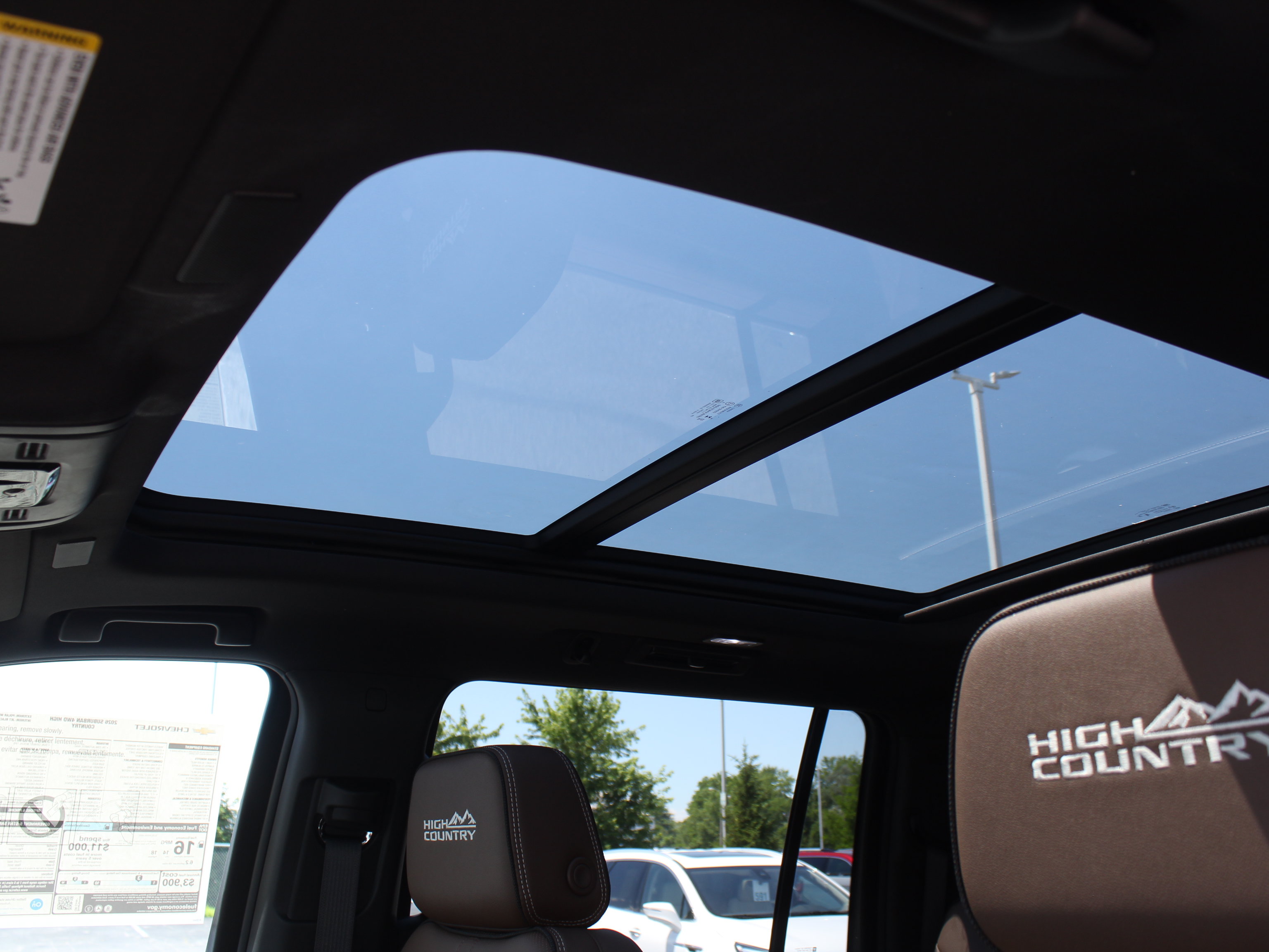New 2026 Chevrolet Suburban High Country w/ LPO, Illumination Package AWD/4WD image 10