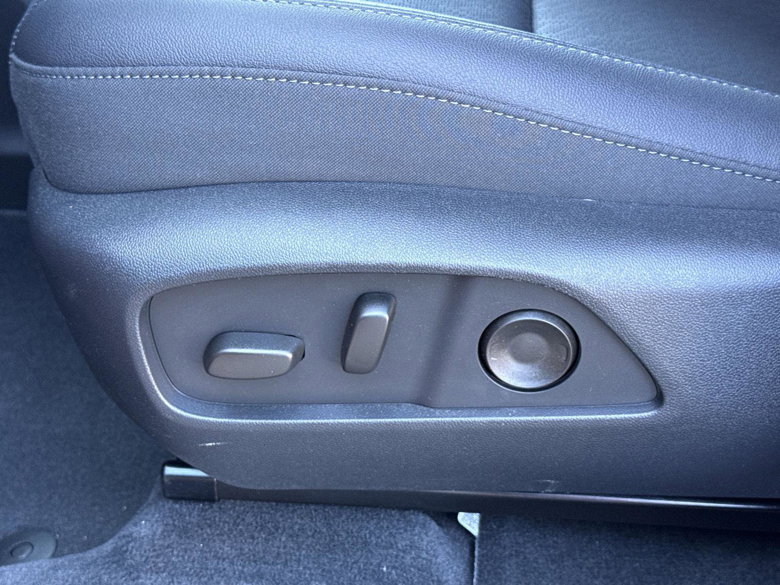 New 2026 Chevrolet Equinox LT w/ Convenience Package II image 15