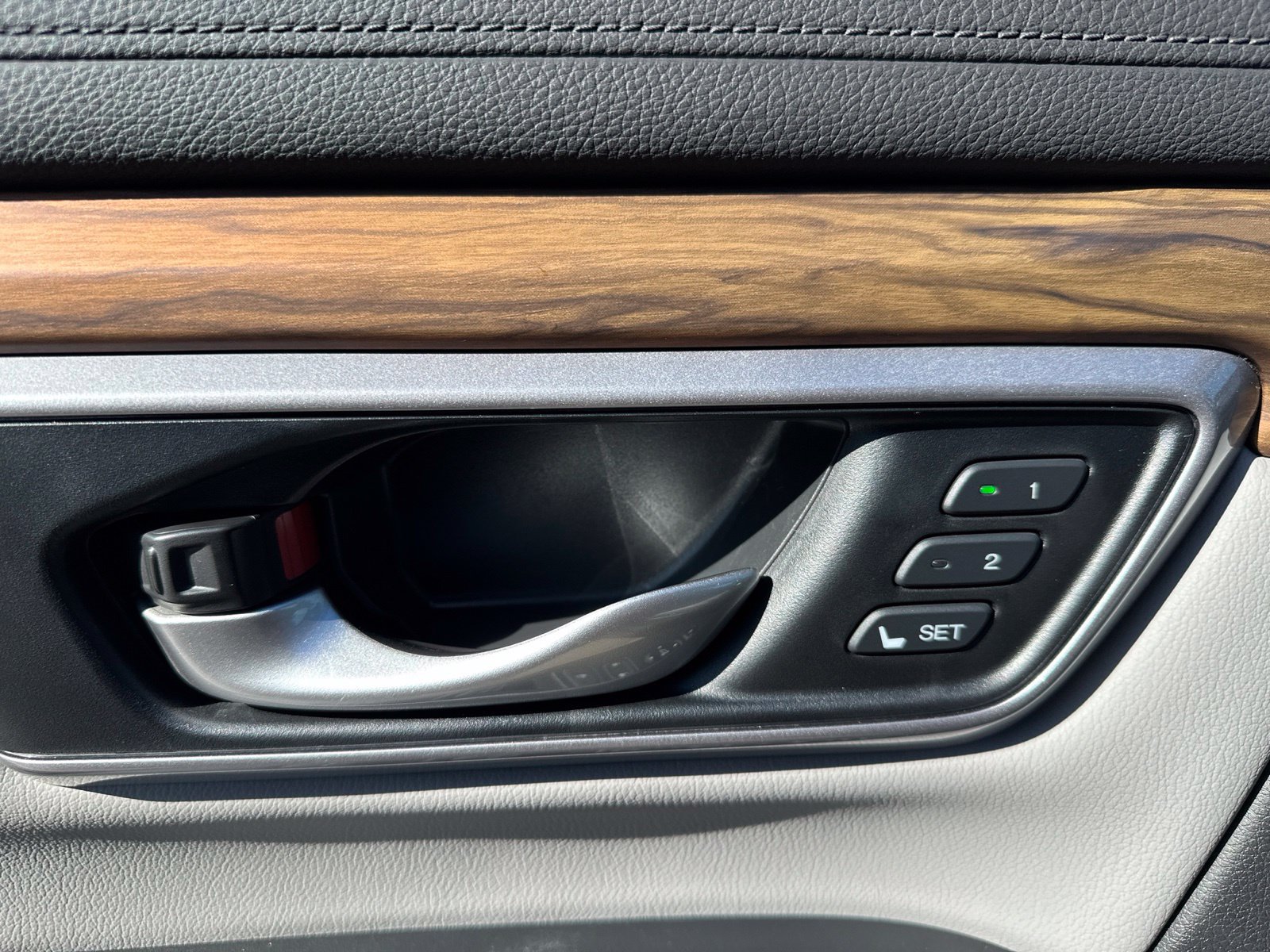 Used 2017 Honda CR-V EX-L image 18