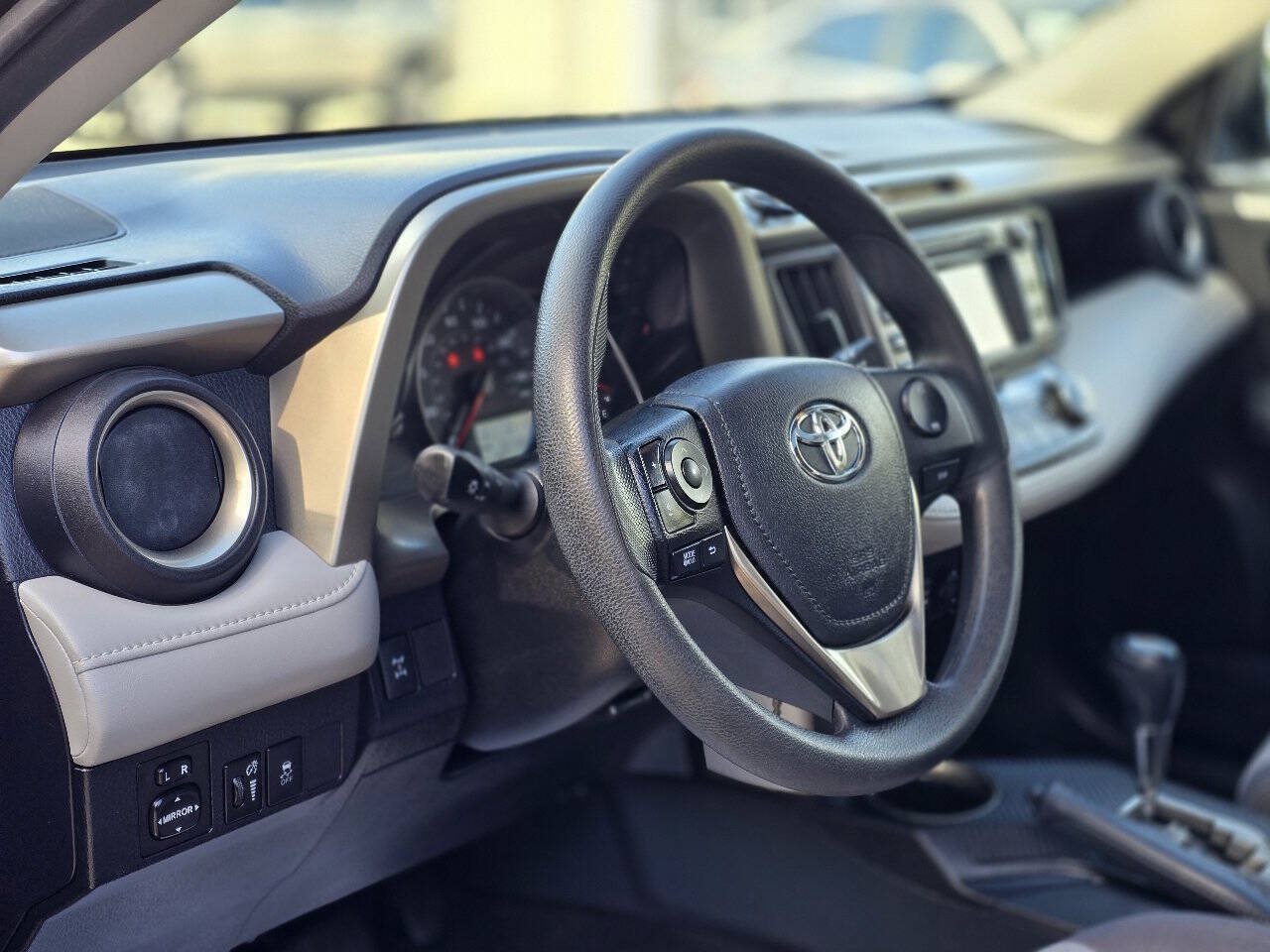 Used 2013 Toyota RAV4 XLE AWD/4WD image 25