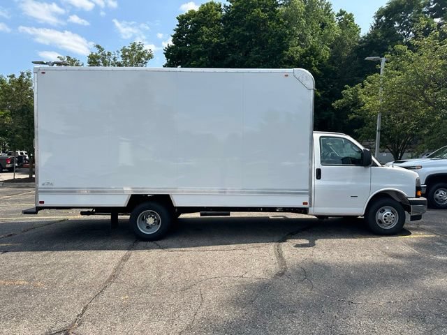 New 2026 Chevrolet Express 3500 w/ Power Convenience Package RWD image 4