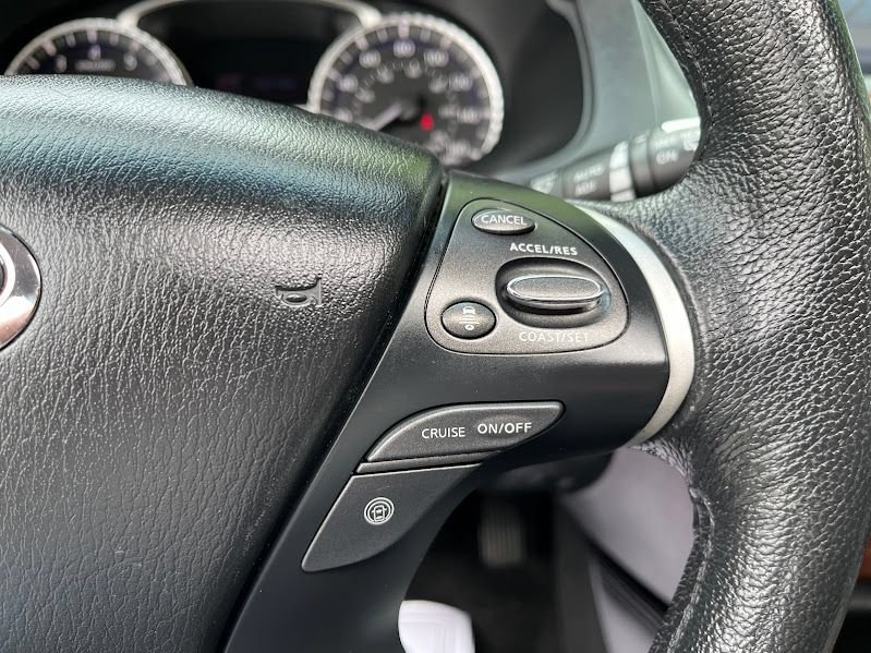 Used 2013 INFINITI JX35 AWD w/ Premium Pkg image 16