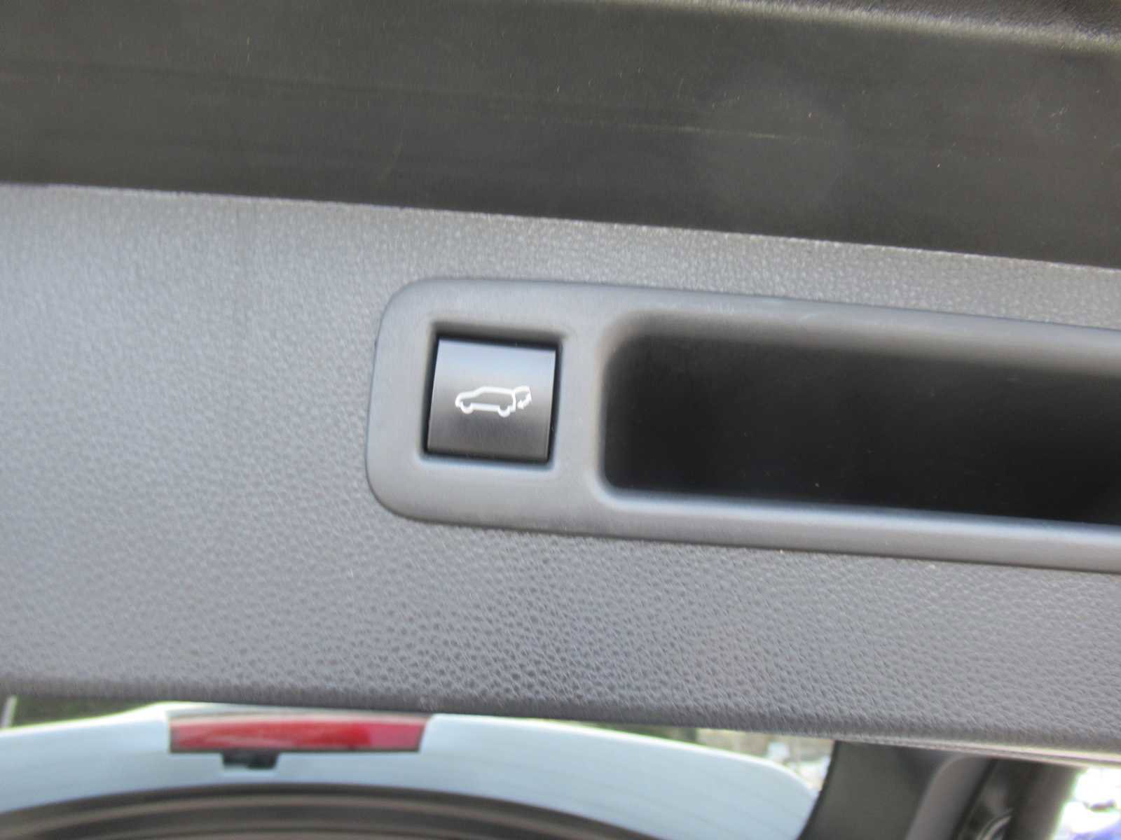 Used 2022 Toyota Highlander XLE image 23