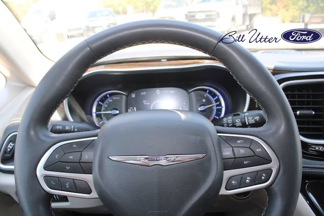 Used 2023 Chrysler Pacifica Limited FWD image 10