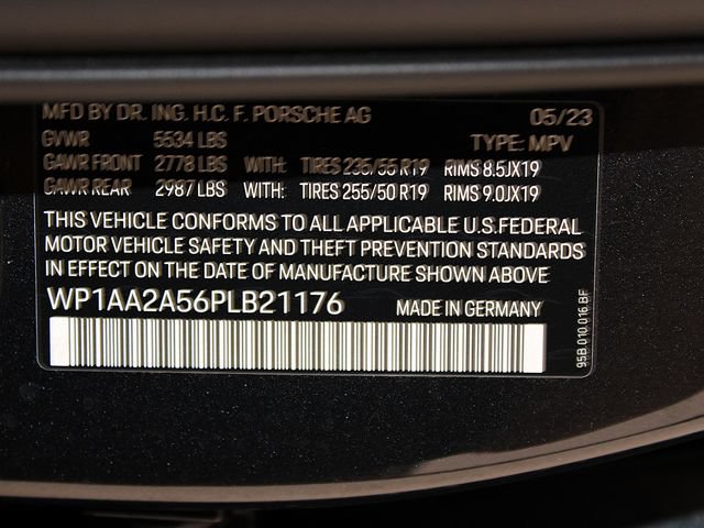 Certified 2023 Porsche Macan AWD/4WD image 29