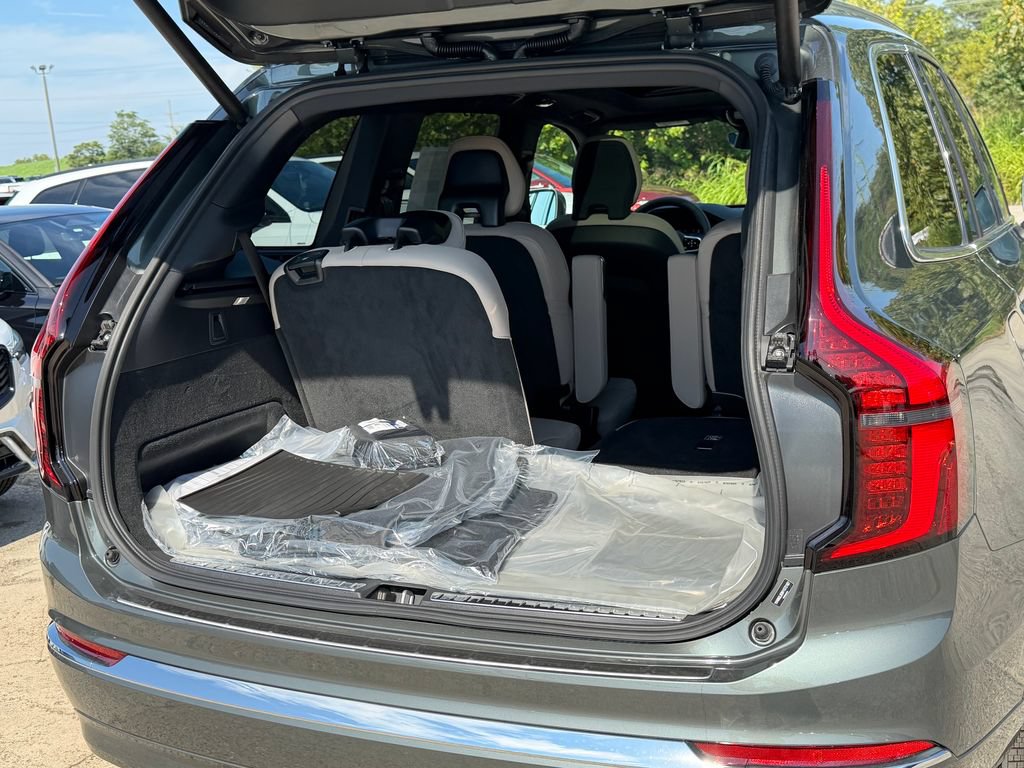 New 2027 Volvo XC90 B6 Plus AWD/4WD image 13