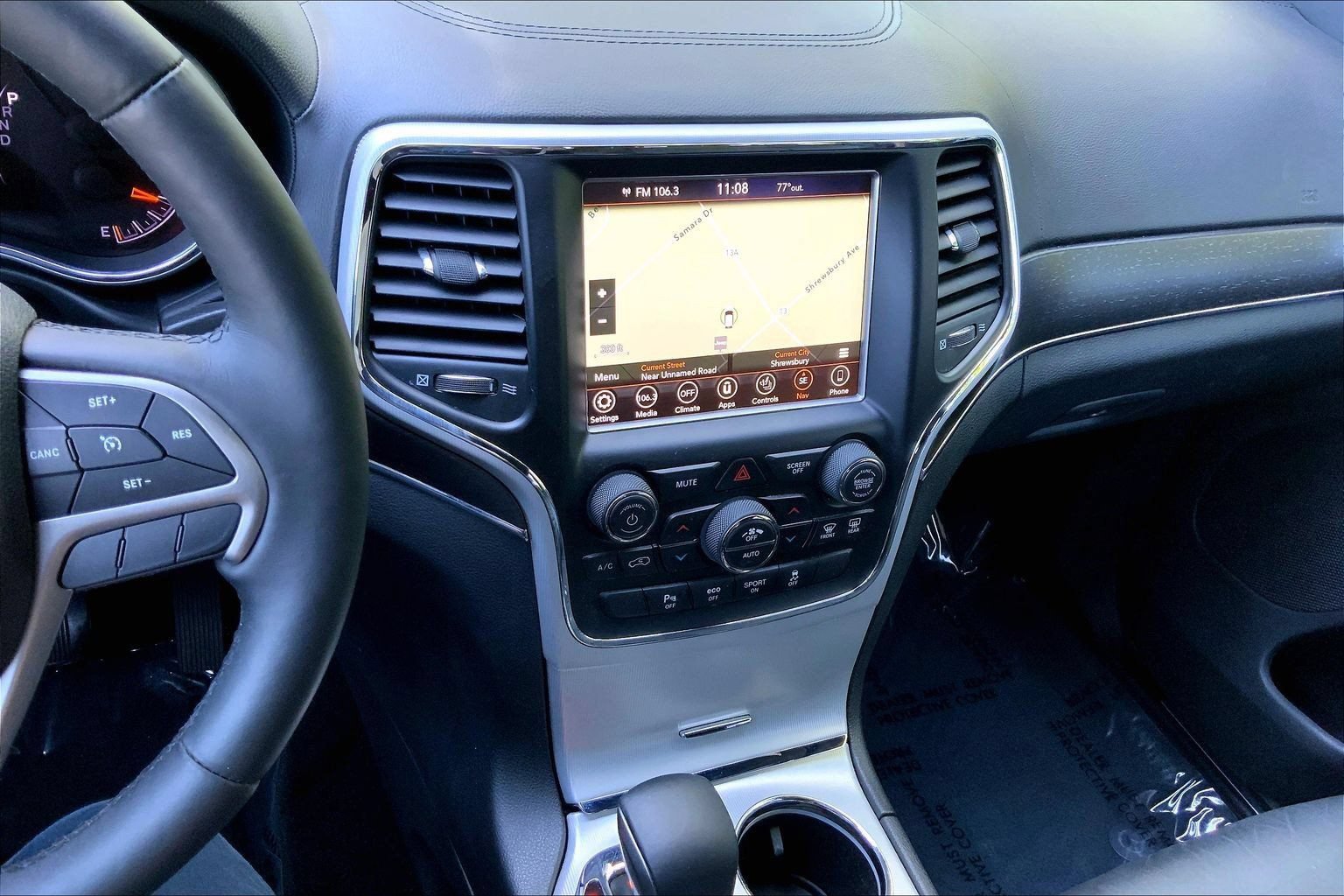 Used 2018 Jeep Grand Cherokee Limited AWD/4WD image 5