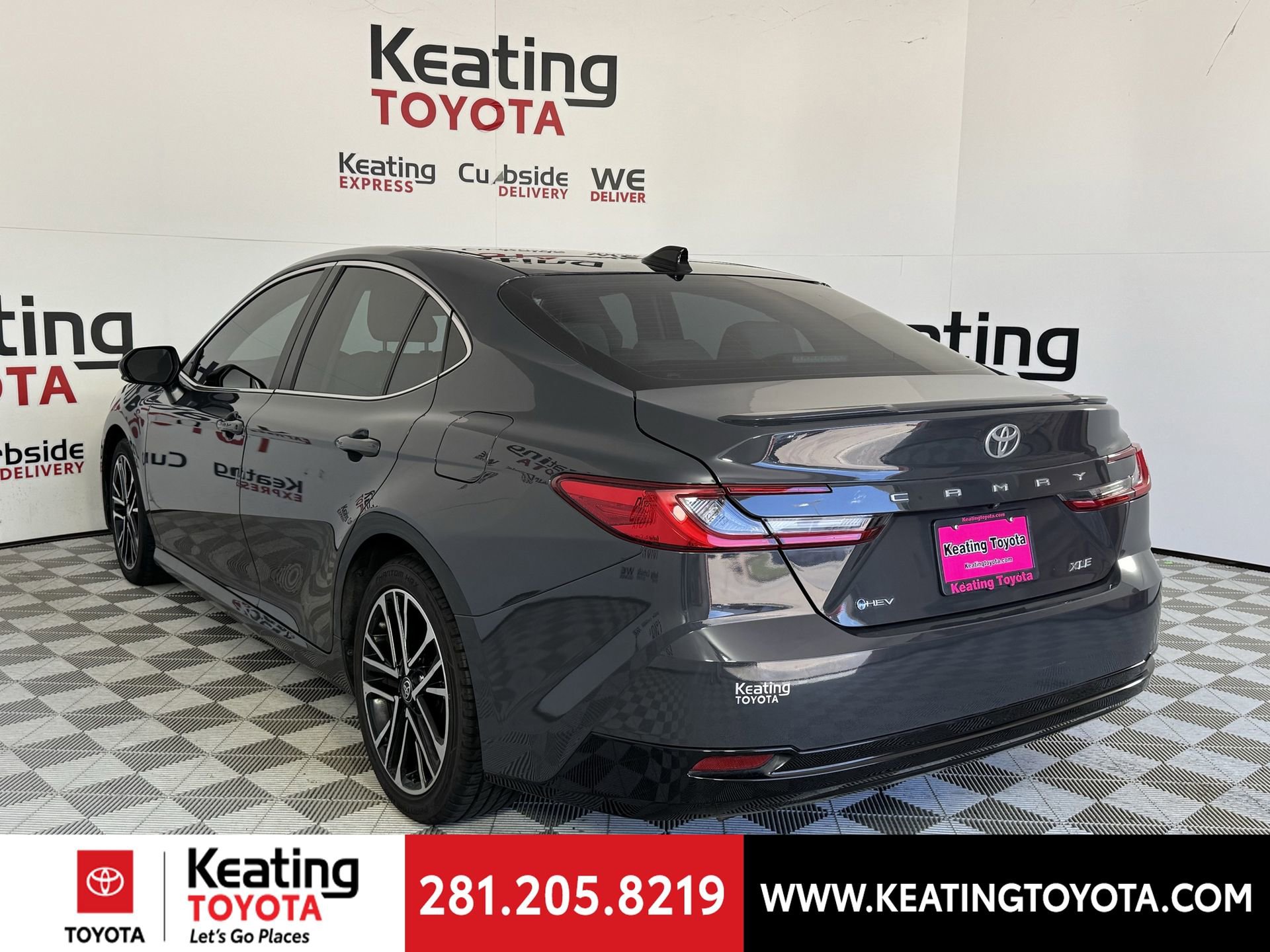 Used 2025 Toyota Camry XLE image 7