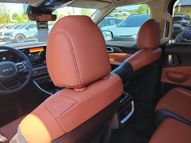 New 2026 Kia Carnival EX FWD image 13