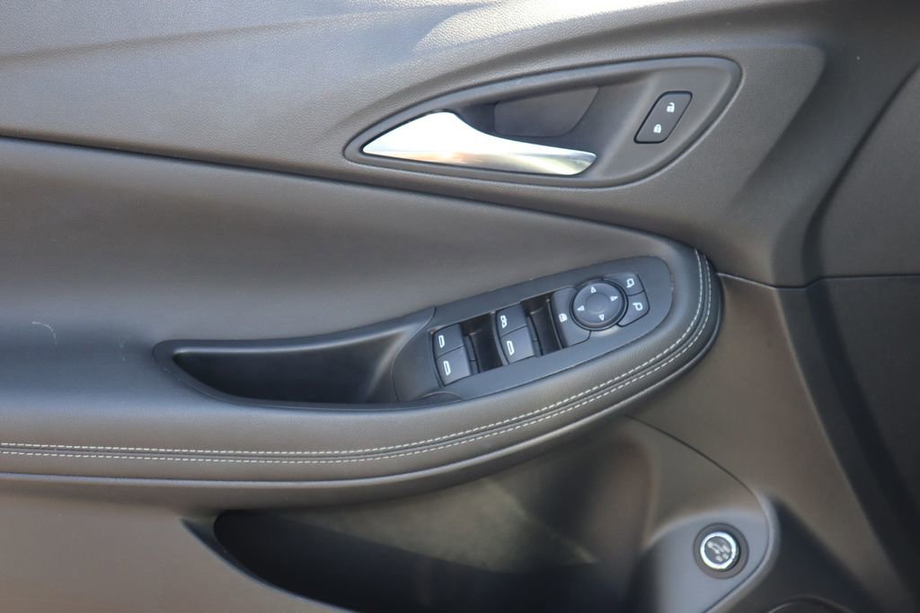 Used 2022 Buick Encore GX Select image 17