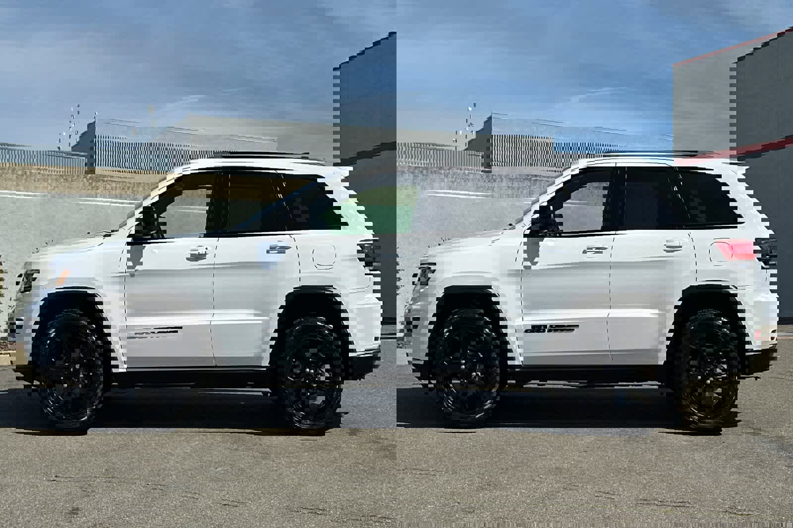 Used 2019 Jeep Grand Cherokee Laredo image 9