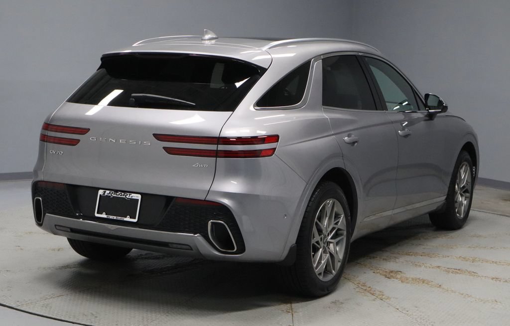 Used 2023 Genesis GV70 2.5T w/ Advanced Package AWD/4WD image 11