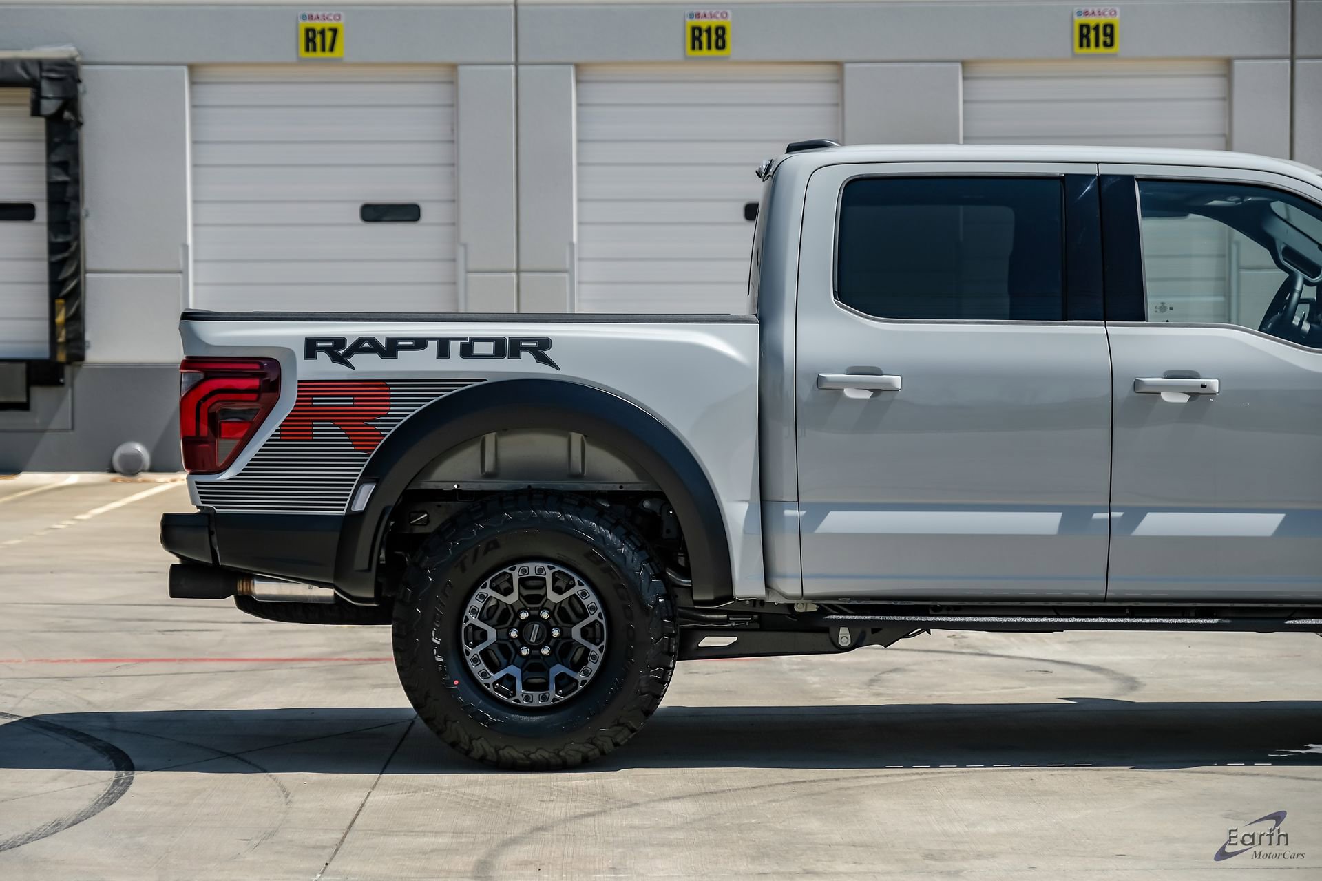 Used 2026 Ford F150 Raptor w/ Equipment Group 803A Raptor R AWD/4WD image 21