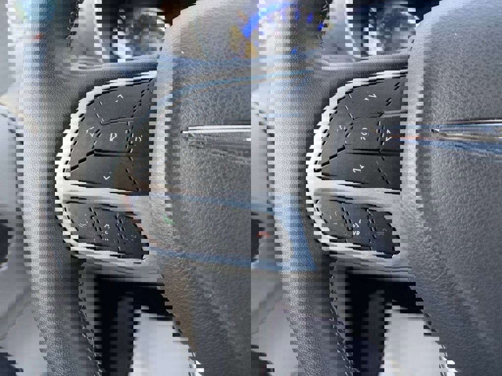 Used 2024 Chrysler Pacifica Touring-L image 16