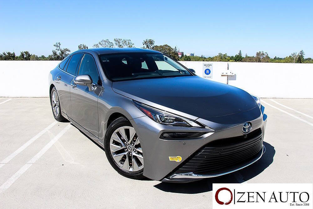 Used 2022 Toyota Mirai w/ Advanced Technology Package RWD image 1