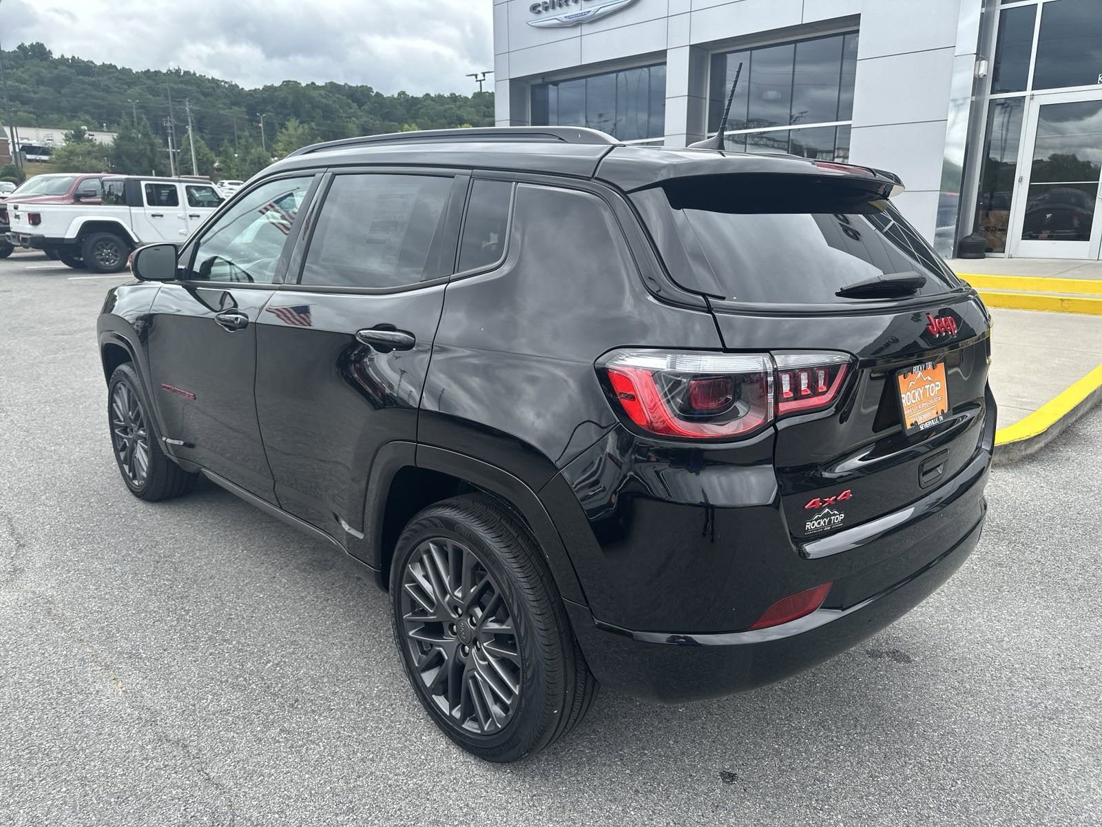 Used 2023 Jeep Compass Limited AWD/4WD image 9