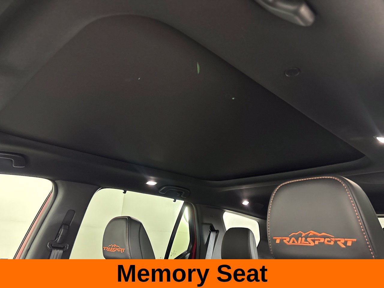 Used 2025 Honda Pilot TrailSport image 14