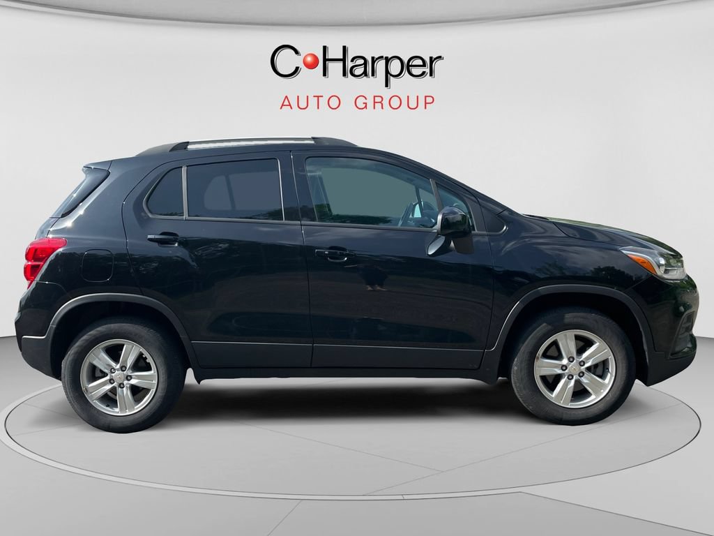 Certified 2022 Chevrolet Trax LT w/ LT Convenience Package AWD/4WD image 2