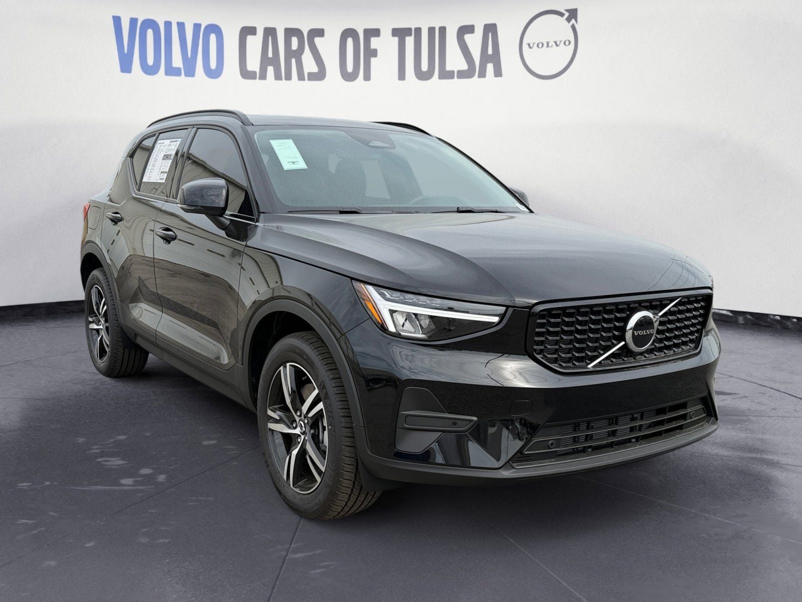New 2026 Volvo XC40 B5 Core AWD/4WD image 7