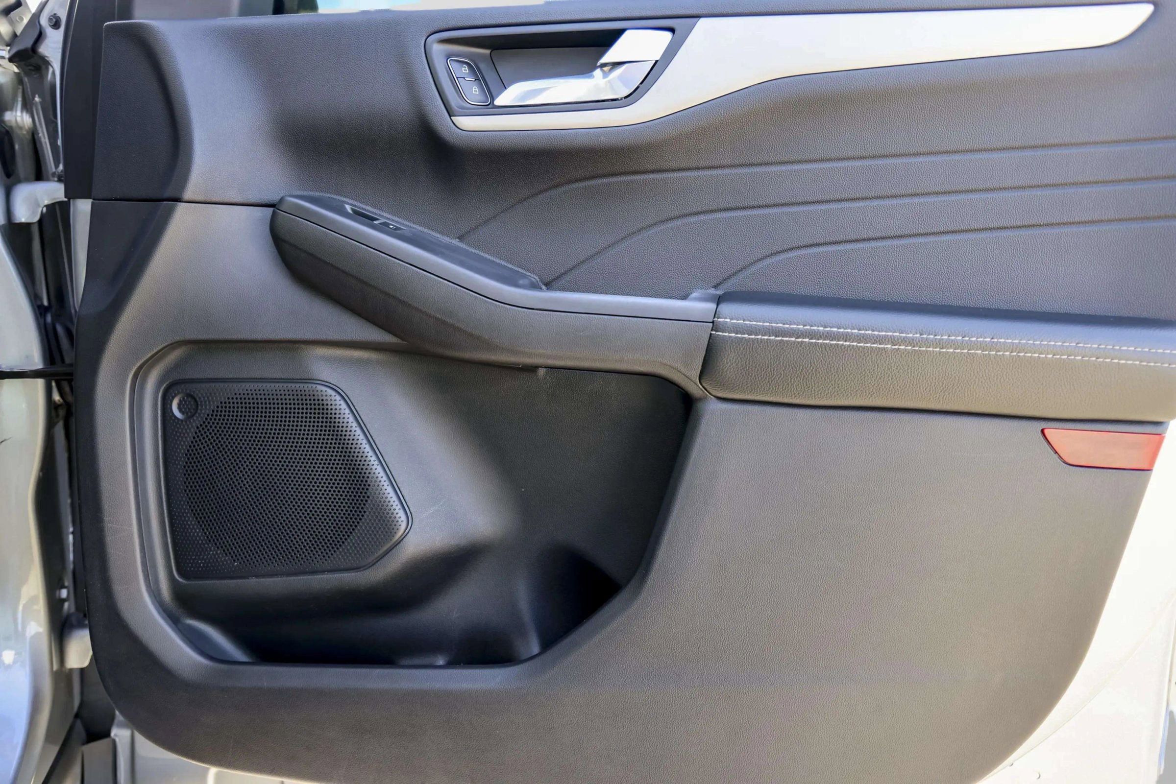 Used 2021 Ford Escape SEL image 36