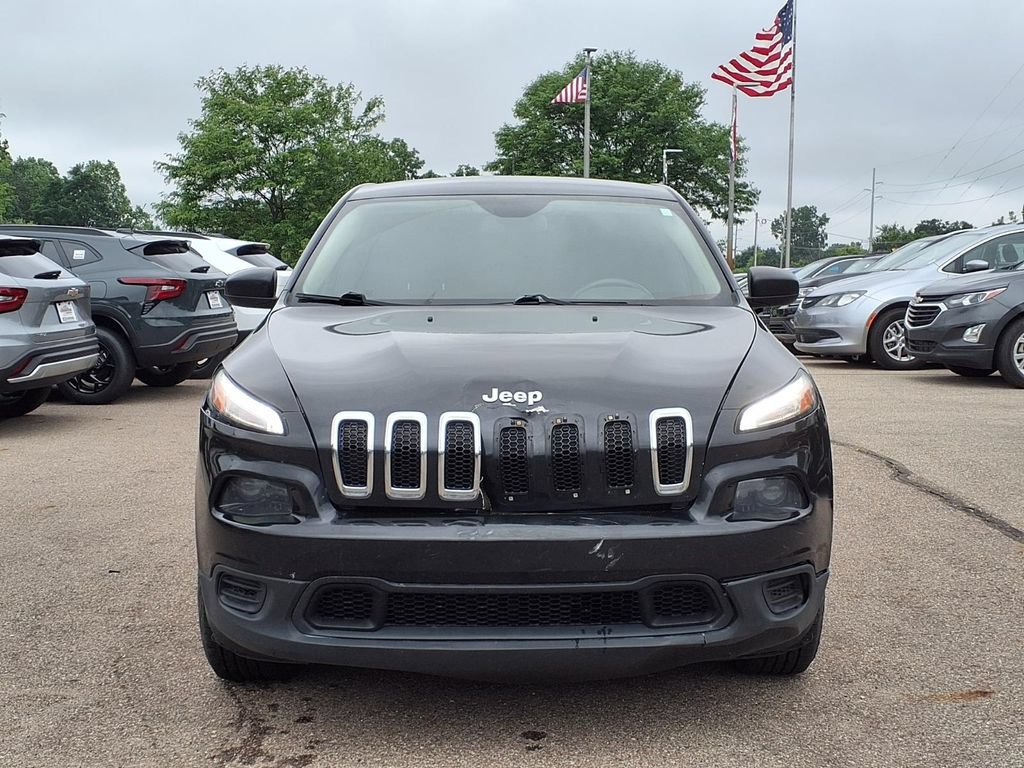 Used 2016 Jeep Cherokee Sport w/ Cold Weather Group AWD/4WD image 2