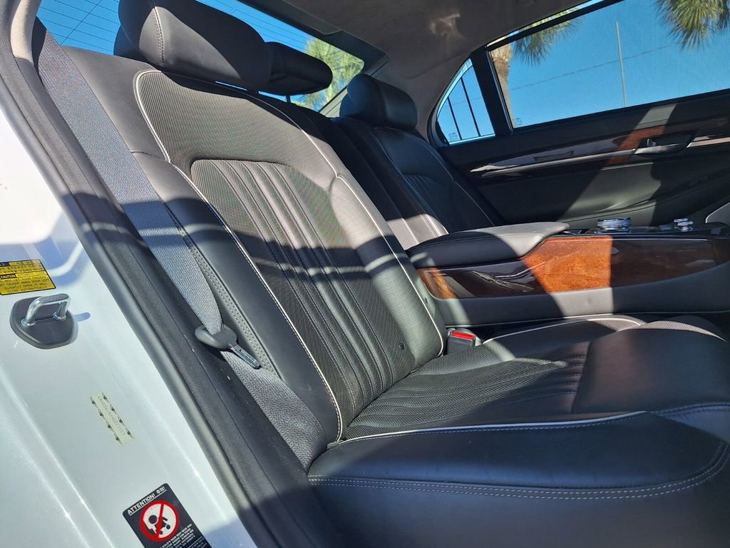Used 2017 Genesis G90 3.3T Premium image 30