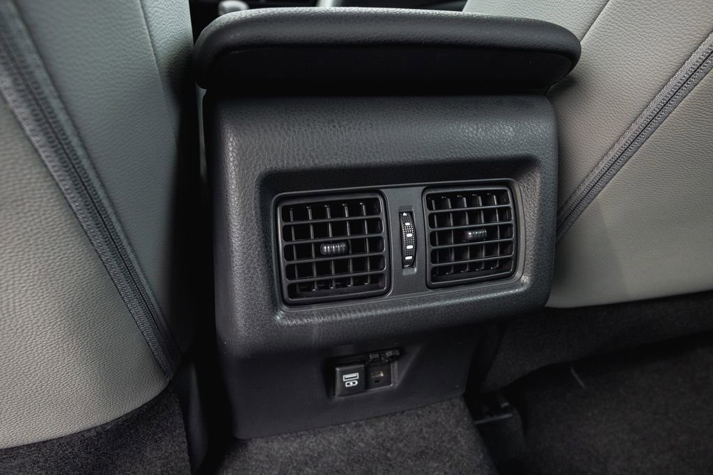 Used 2026 Toyota Camry SE FWD image 28