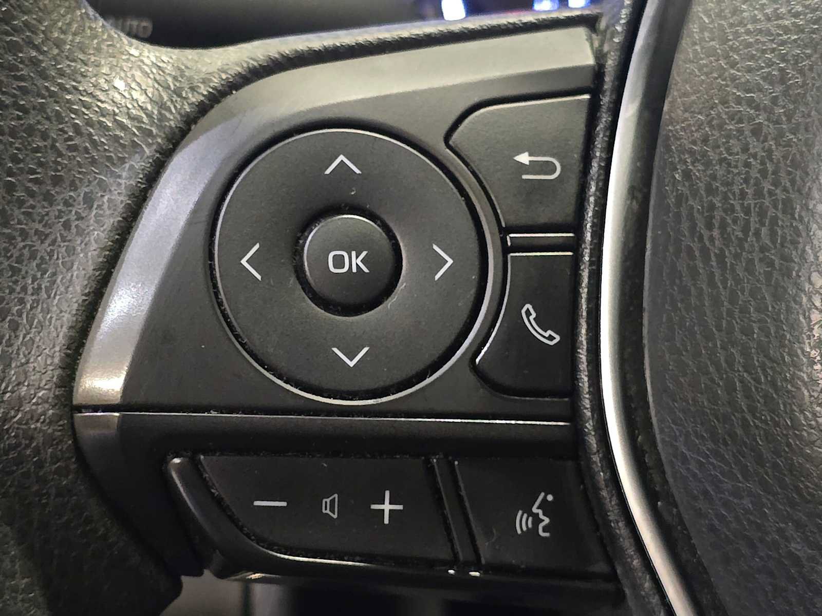 Used 2018 Toyota Camry LE FWD image 17
