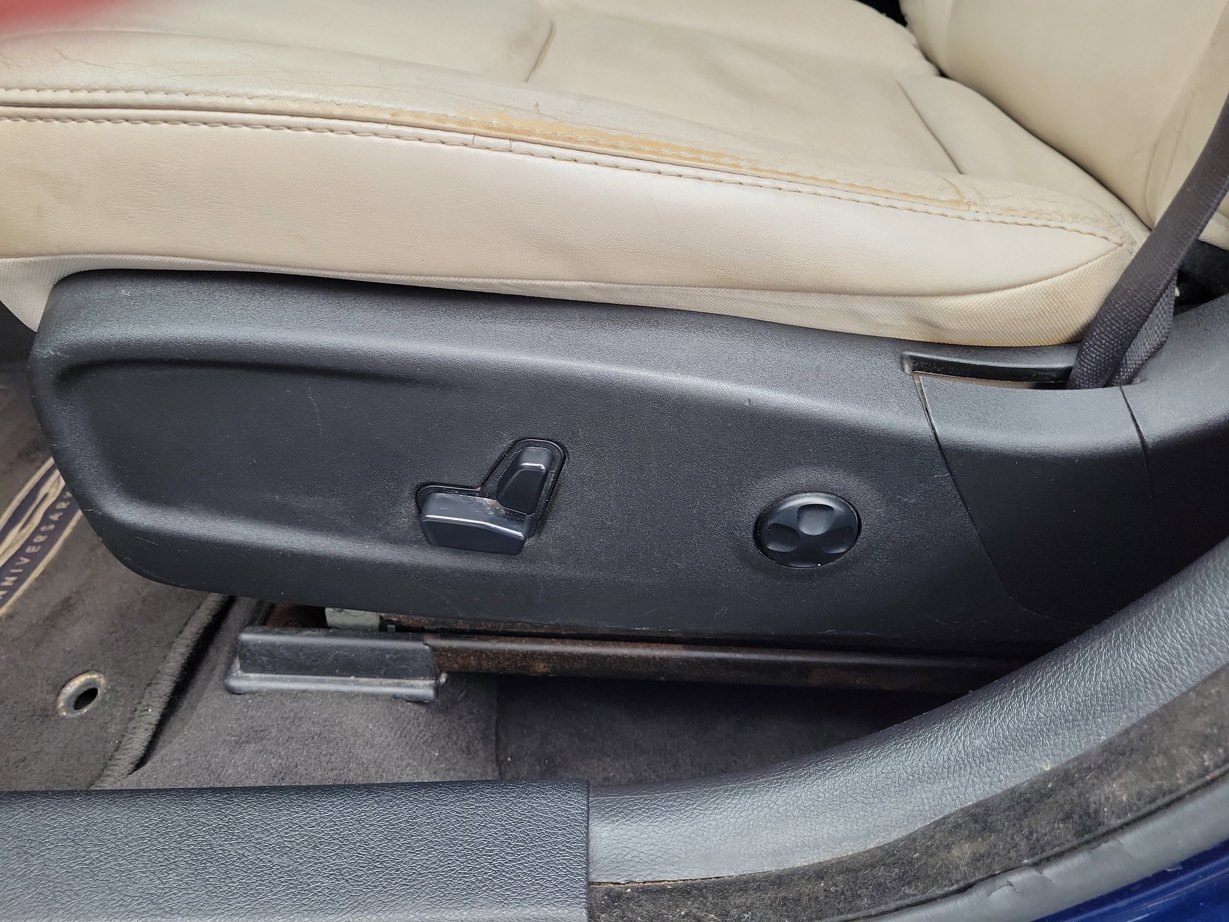 Used 2016 Chrysler 300 Limited image 18