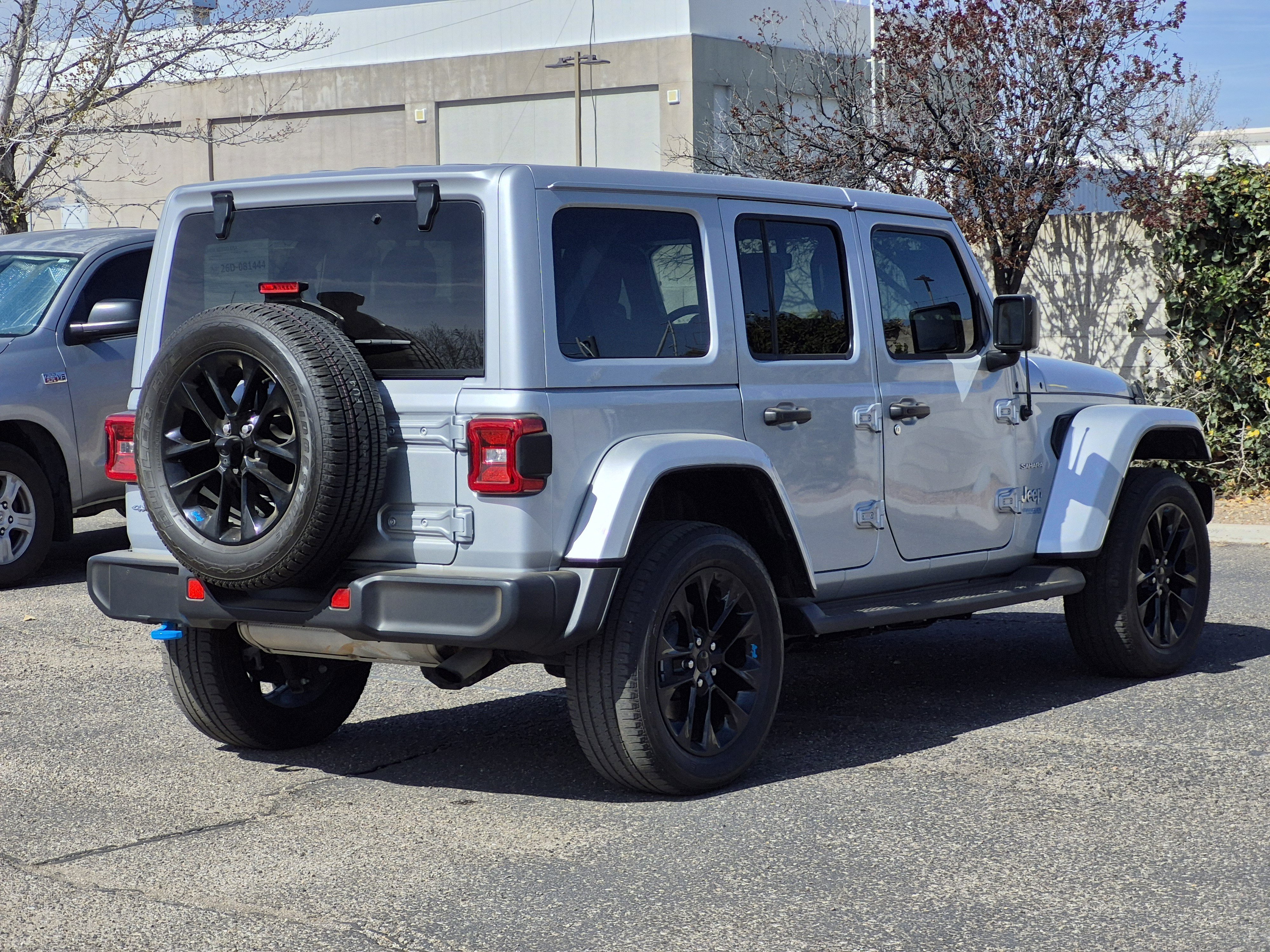 Used 2022 Jeep Wrangler Unlimited Sahara AWD/4WD image 7