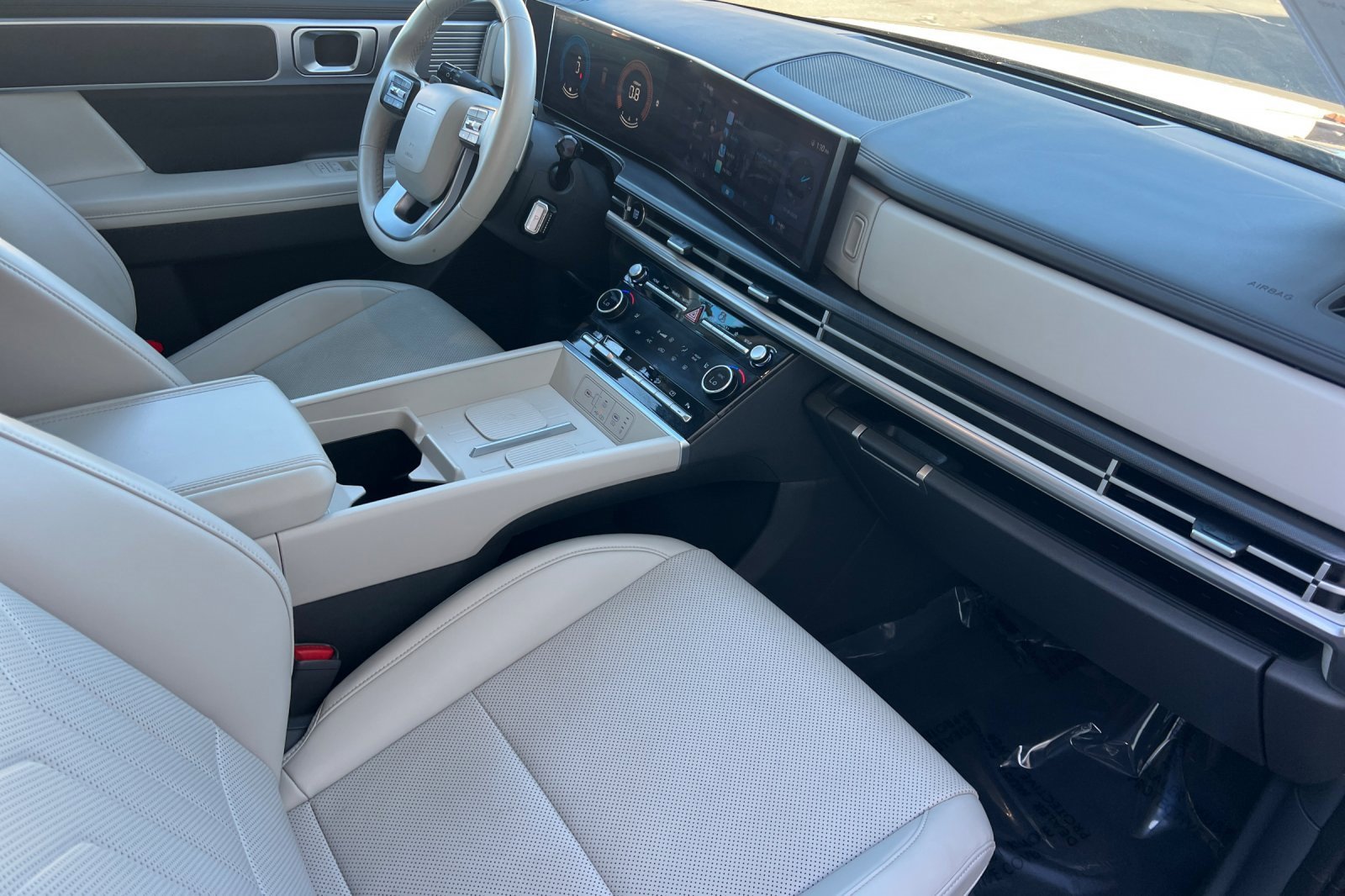 Used 2024 Hyundai Santa Fe SEL image 19