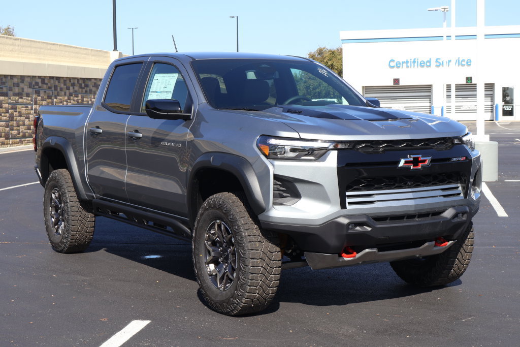 New 2026 Chevrolet Colorado ZR2 w/ Technology Package AWD/4WD image 10