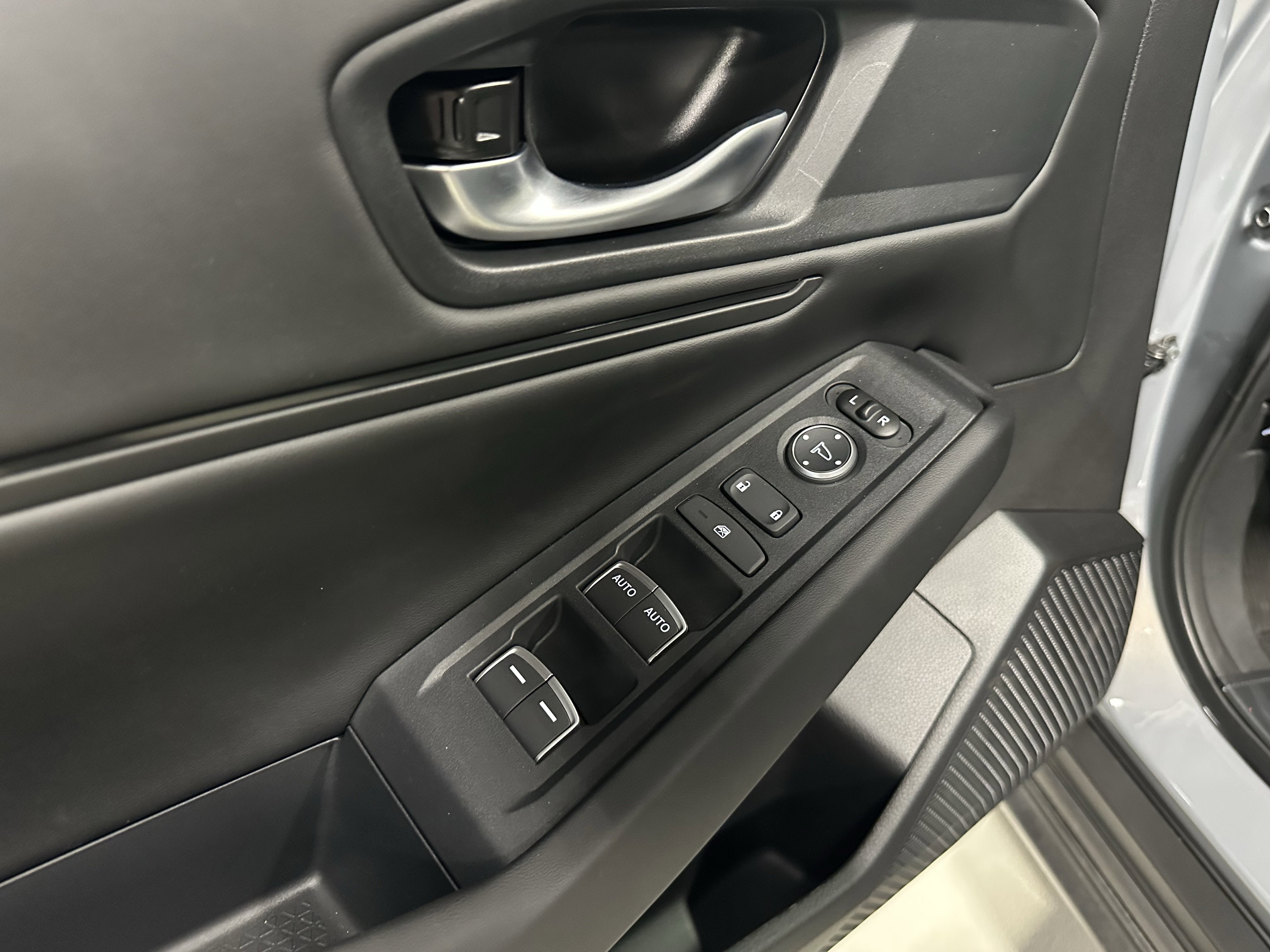 New 2025 Honda Accord SE image 16