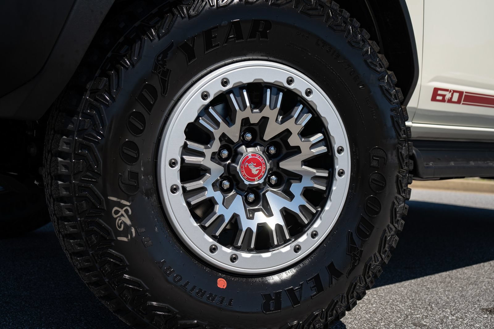 New 2026 Ford Bronco Outer Banks w/ Sasquatch Package AWD/4WD image 7