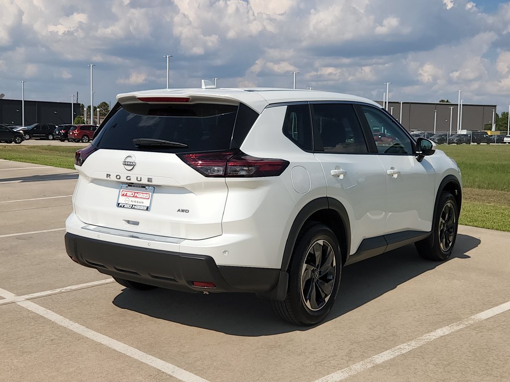 Used 2026 Nissan Rogue SV w/ Cold Weather Package AWD/4WD image 5