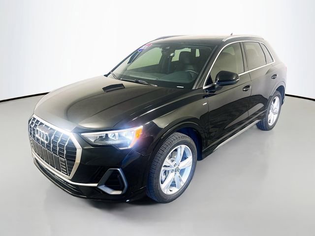 Used 2020 Audi Q3 2.0T Premium w/ Convenience Package image 4