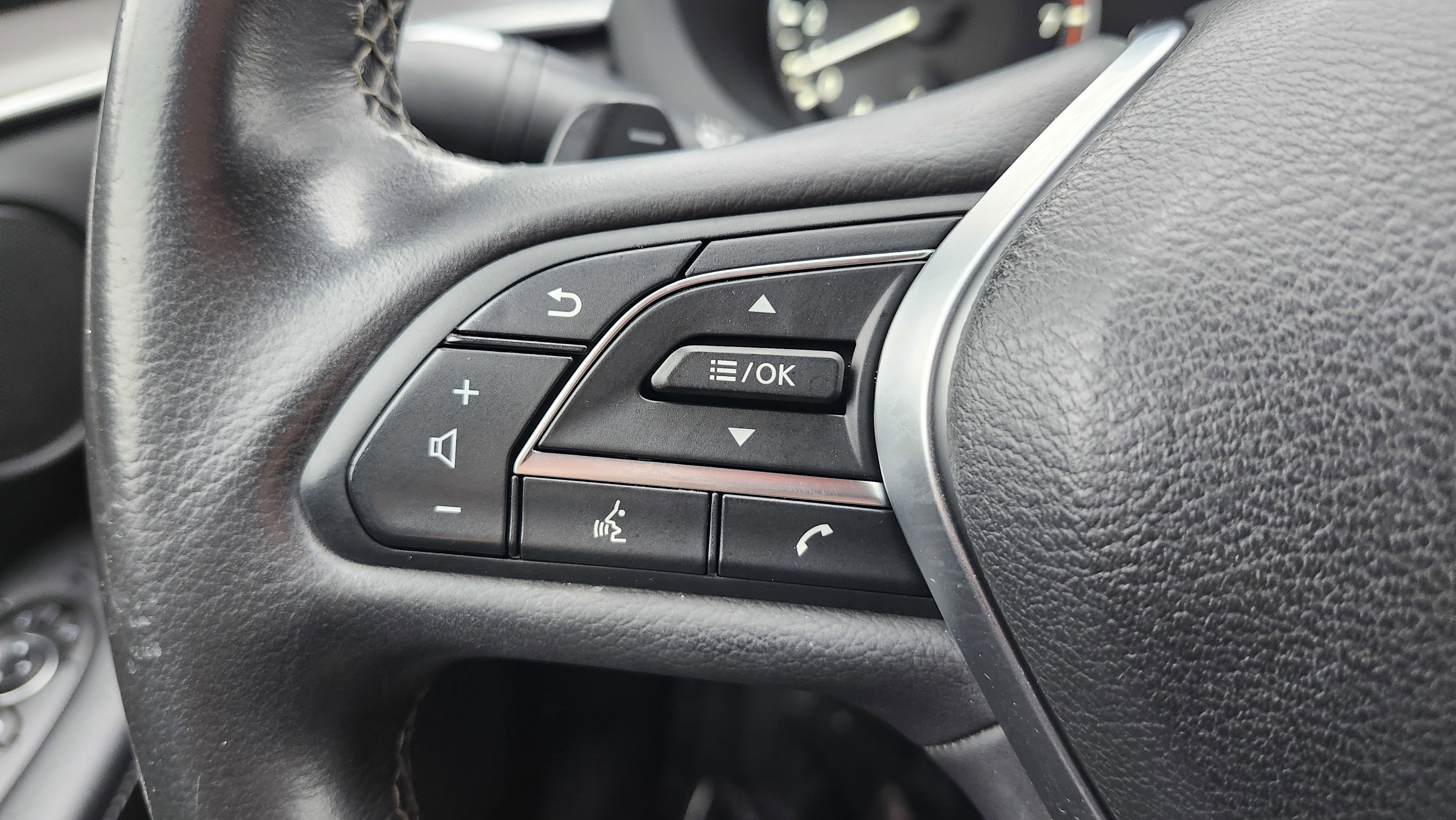 Used 2022 INFINITI QX50 Luxe image 38