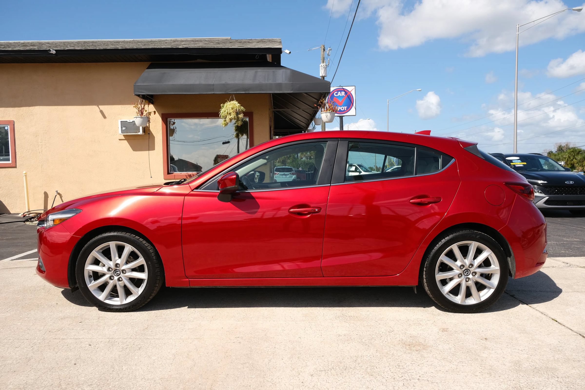 Used 2017 MAZDA MAZDA3 Grand Touring w/ Premium Equipment Package FWD image 8