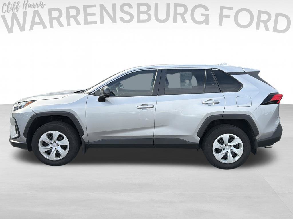 Used 2024 Toyota RAV4 LE FWD image 4