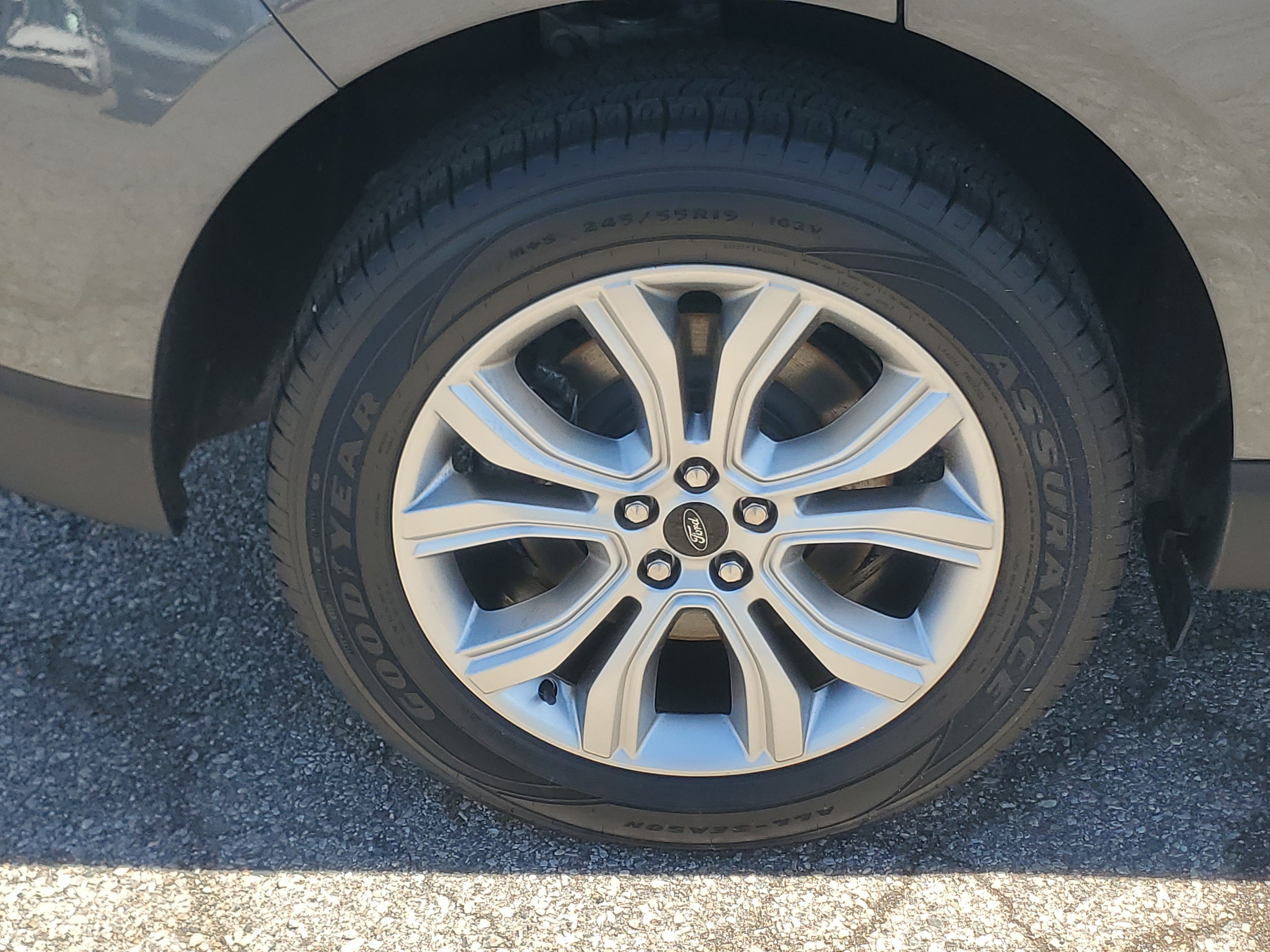 Used 2023 Ford Edge Titanium AWD/4WD image 7