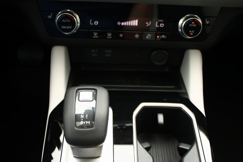 New 2025 Mitsubishi Outlander SE image 21