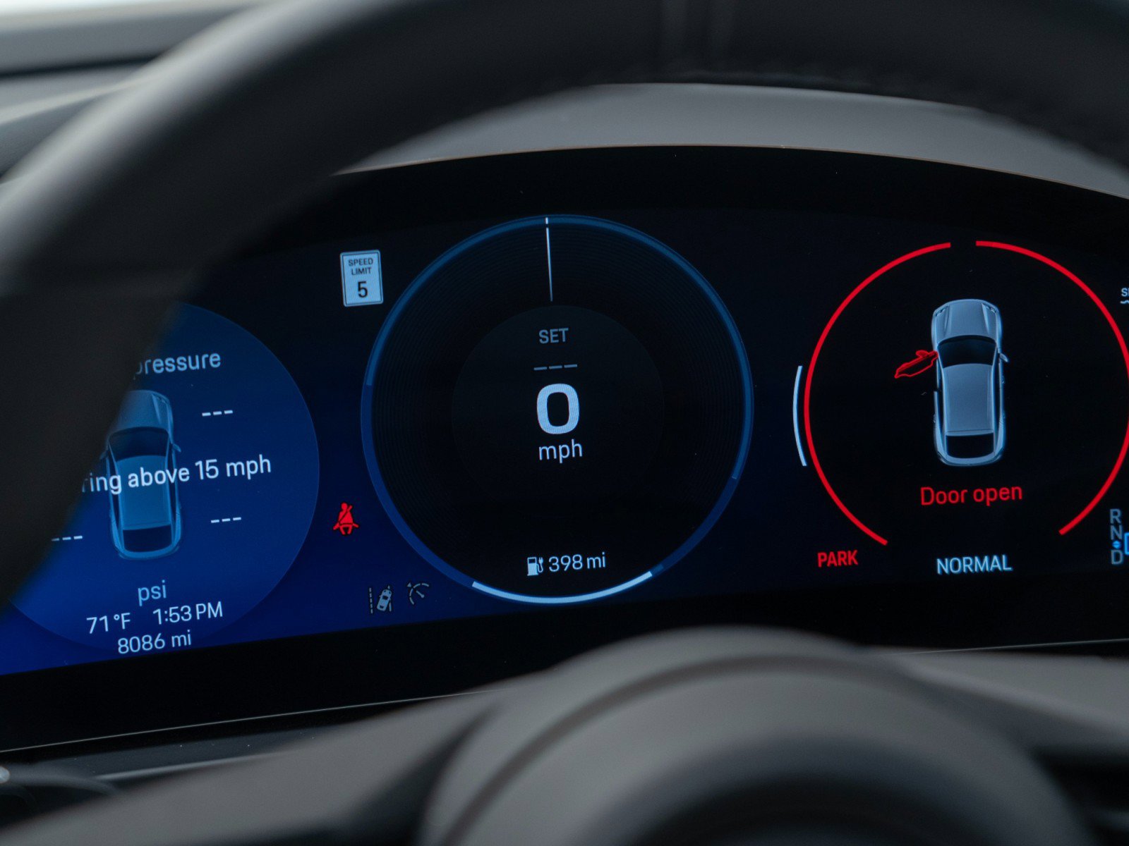 Certified 2025 Porsche Macan Electric image 24