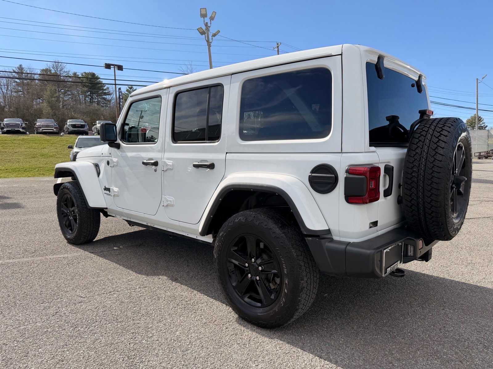 Used 2021 Jeep Wrangler Unlimited Sahara image 4