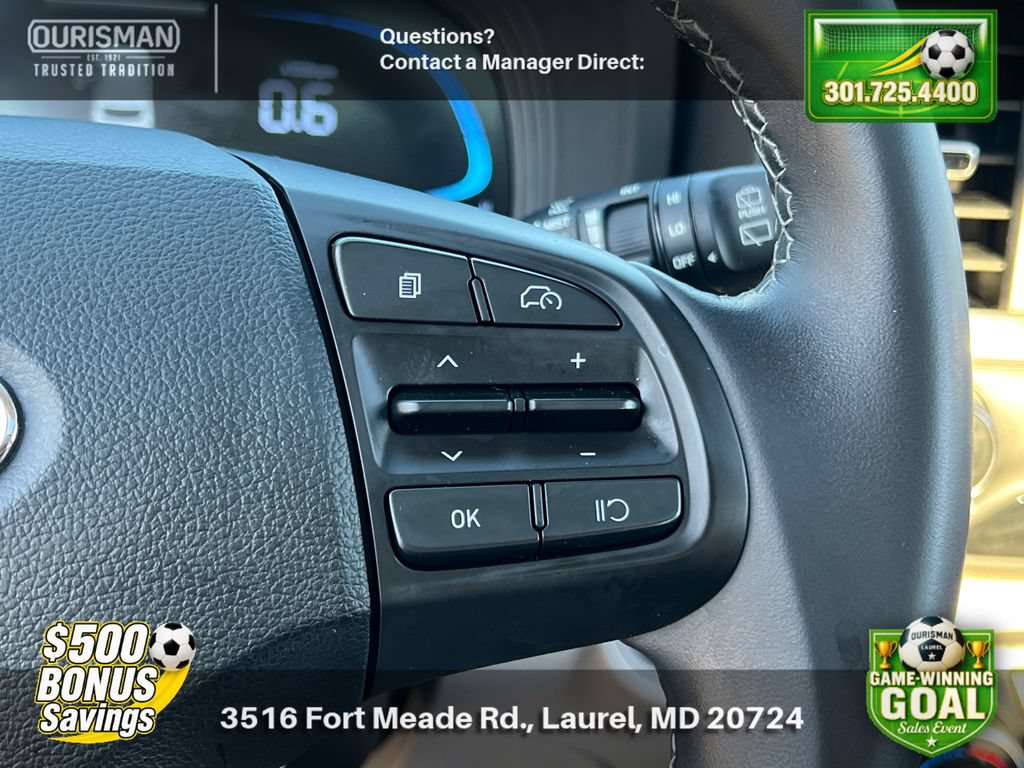 Used 2025 Hyundai Venue SEL FWD image 21