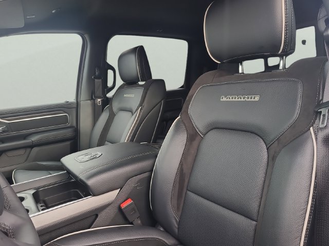 Used 2026 RAM 1500 Laramie AWD/4WD image 18