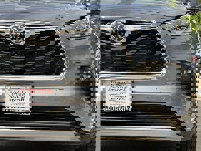 New 2026 Toyota Highlander Platinum image 9