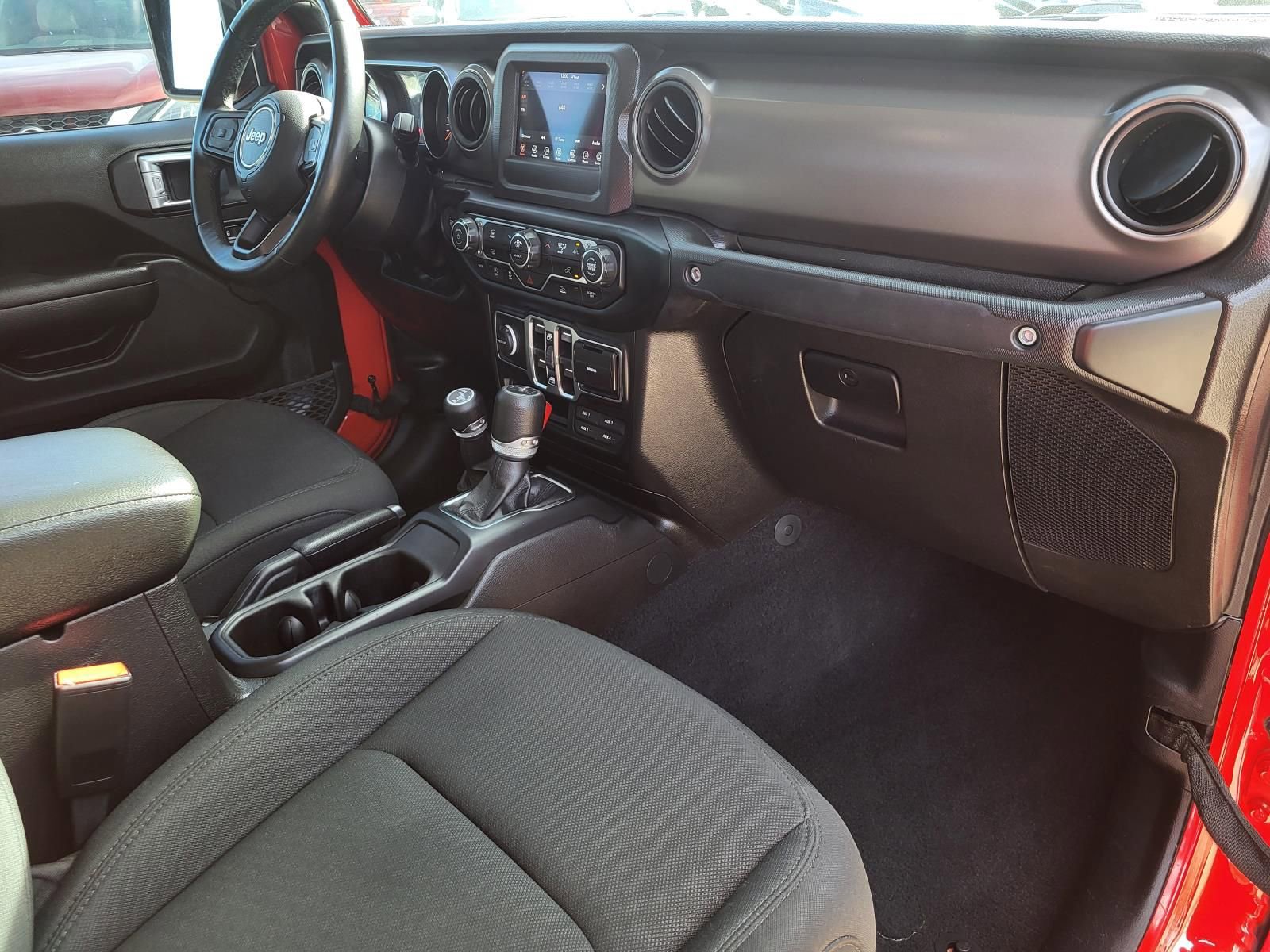 Used 2022 Jeep Gladiator Willys image 16